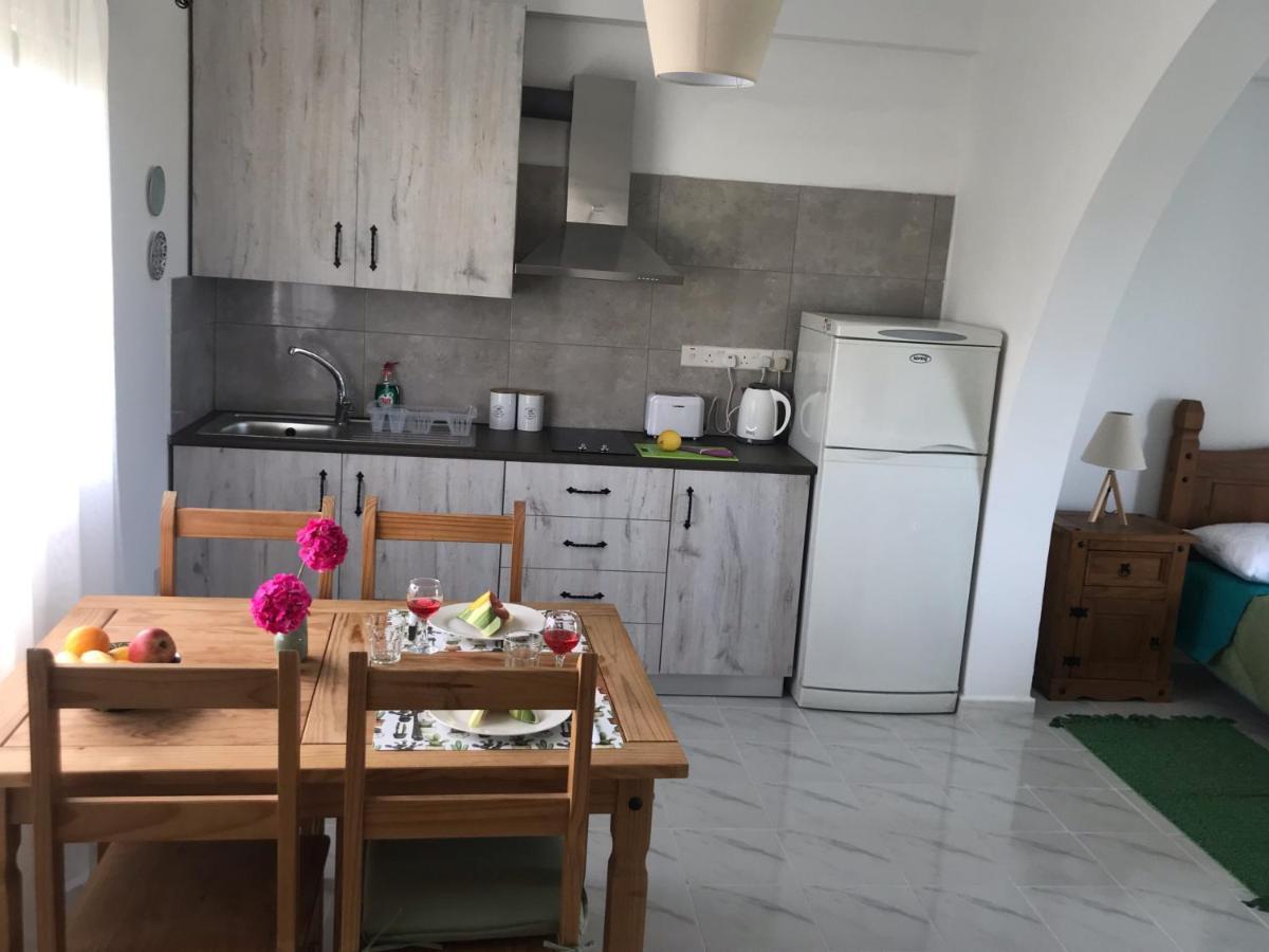 Tina'S Cozy Studio Полис Экстерьер фото
